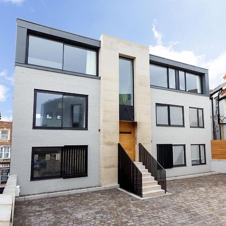 Apartment 2 Lyons House Суонидж Экстерьер фото