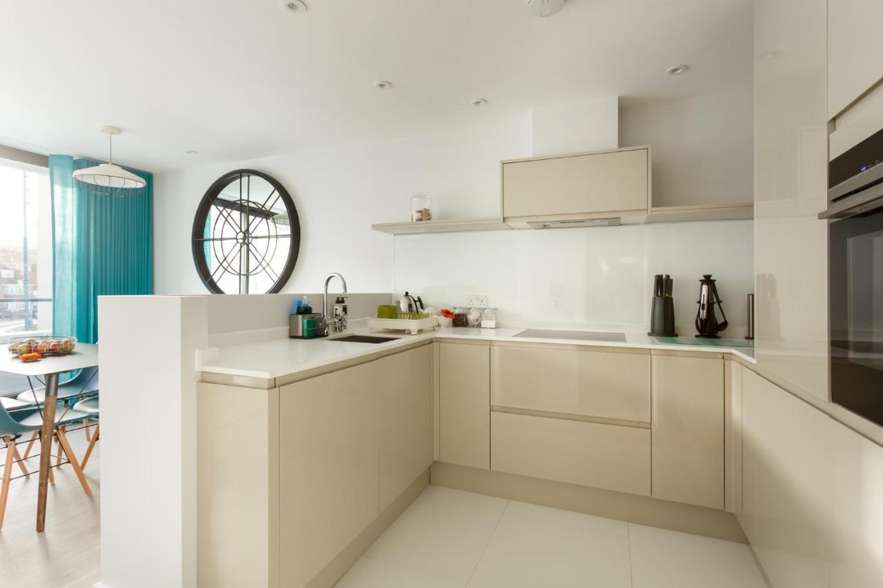 Apartment 2 Lyons House Суонидж Экстерьер фото