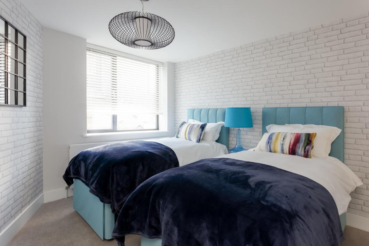 Apartment 2 Lyons House Суонидж Экстерьер фото